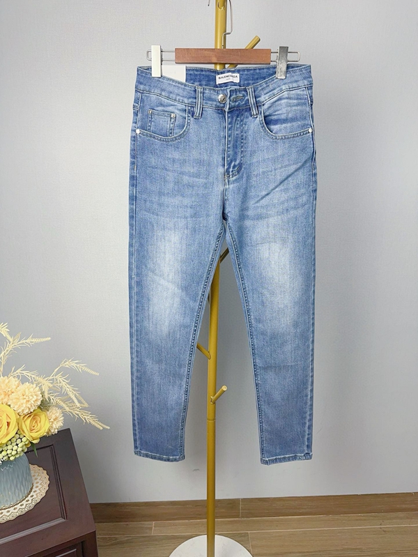 ブランドジーンズ背面デザイン